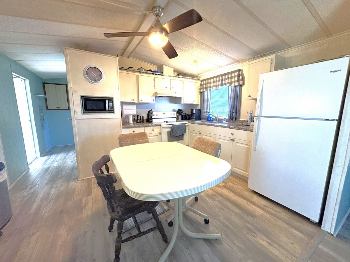 2552 NE Turner Ave #0007