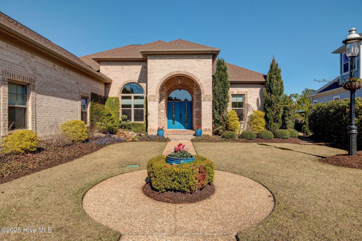 8800 Maple Ash Trail