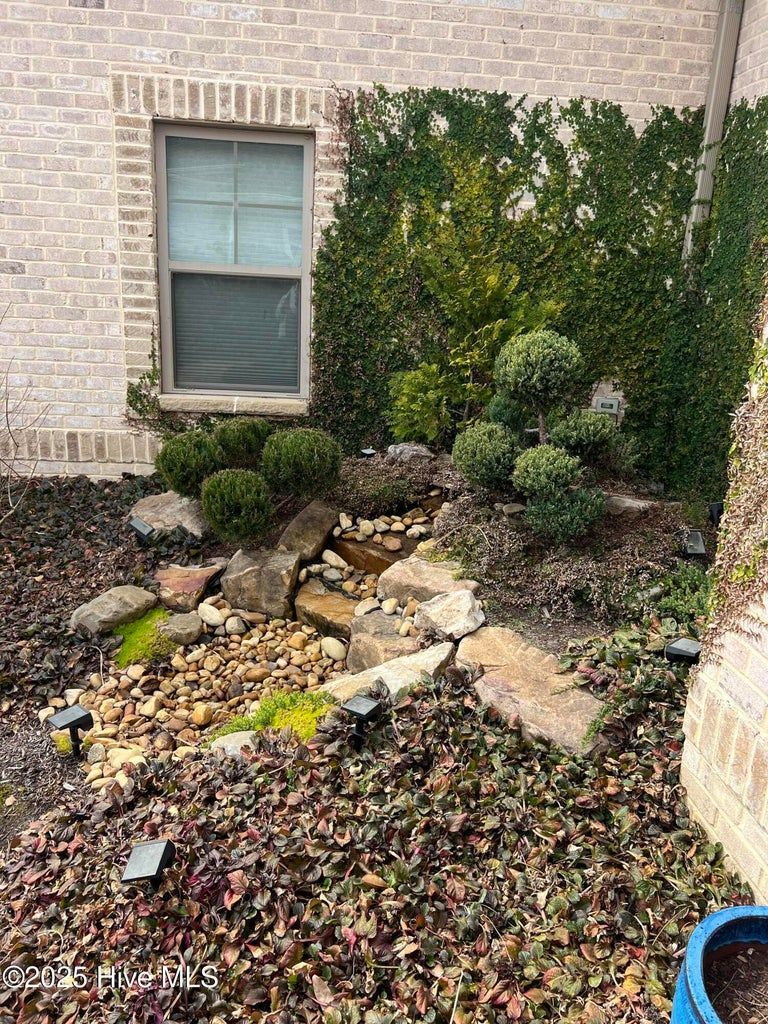 8800 Maple Ash Trail