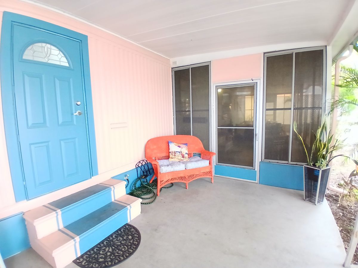 916 52nd Avenue Lane W