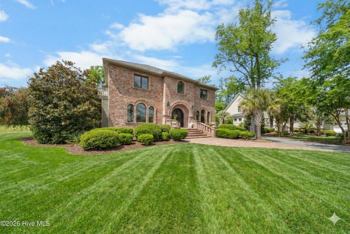 2768 Pinecrest Drive