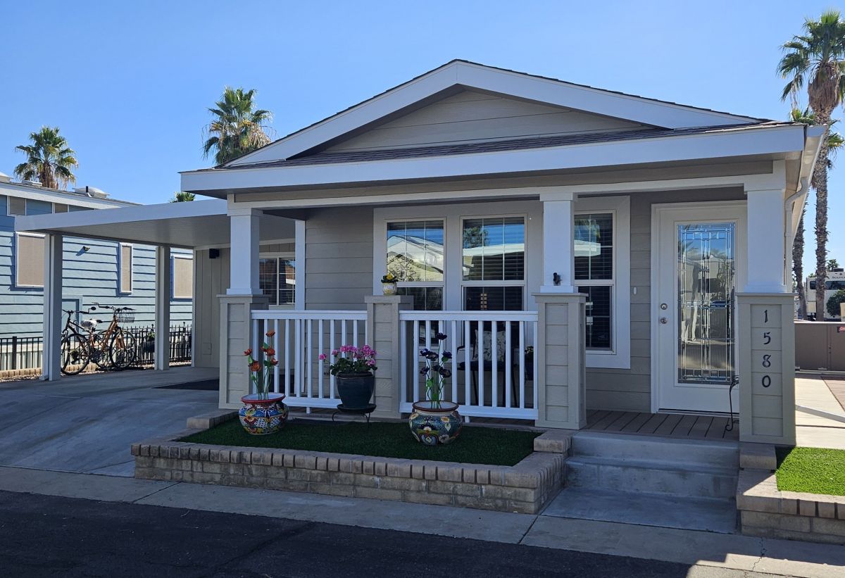 1110 North Henness Rd 1580