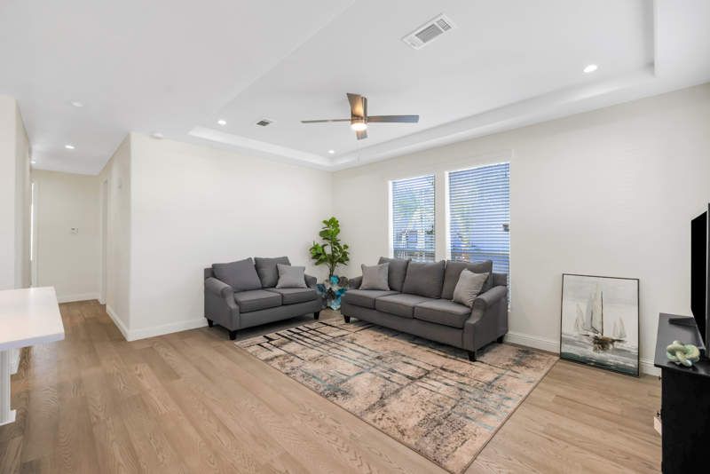 2727 E. University Drive, #091