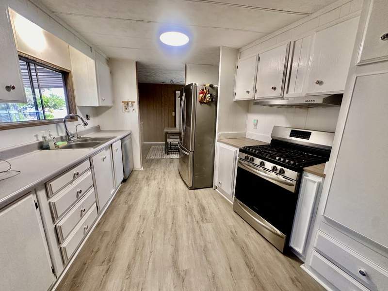 2727 E. University Drive, #084