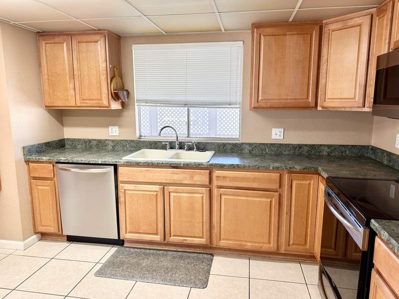 4065 E. University Drive #4