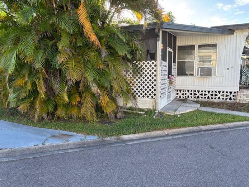 3223 N Lockwood Ridge Rd #122