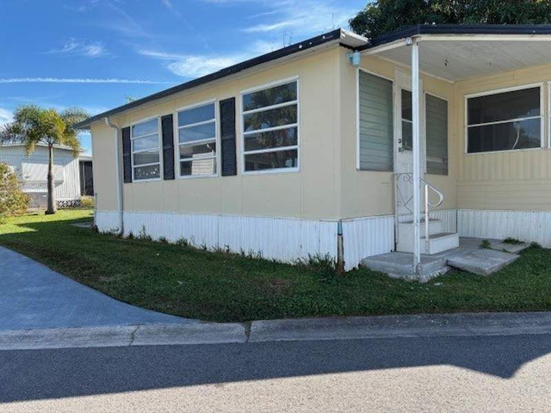 3223 N Lockwood Ridge Rd #116