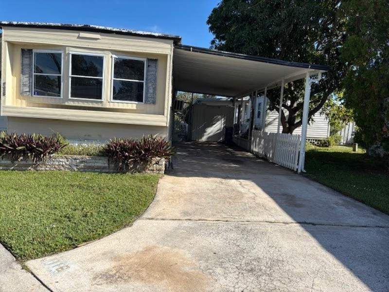 3223 N Lockwood Ridge Rd #116