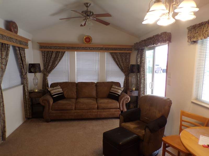 1050 S. Arizona Blvd. #B09