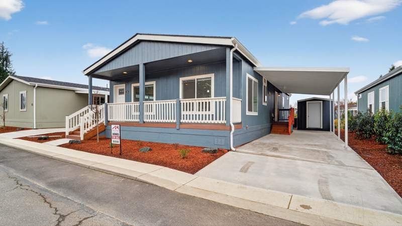 2200 Lancaster Dr. SE #28