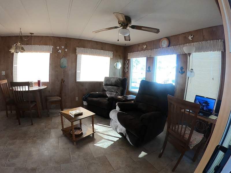 1050 S. Arizona Blvd. #019