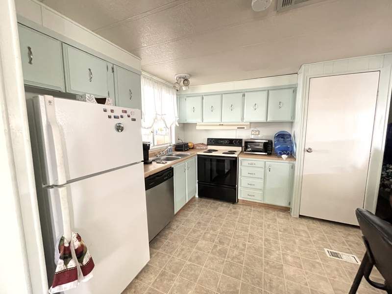 305 S. Val Vista Drive #408