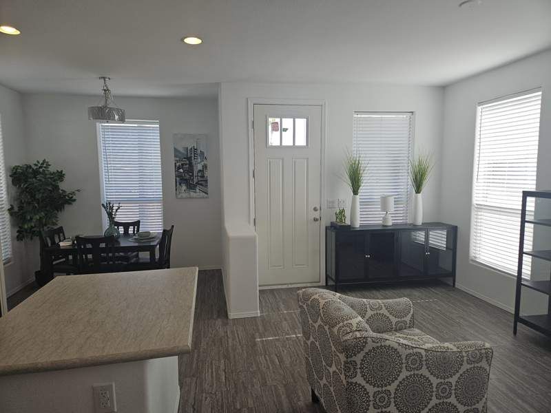 2305 W Ruthrauff Rd #E9