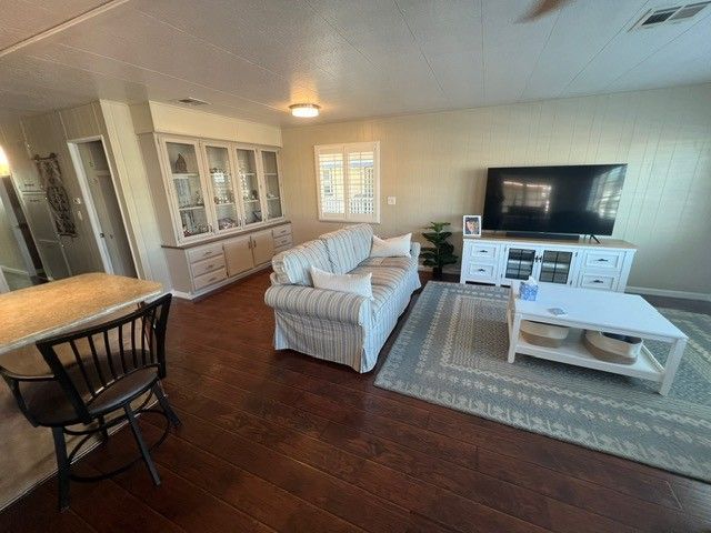 2050 W. Dunlap Ave #R254