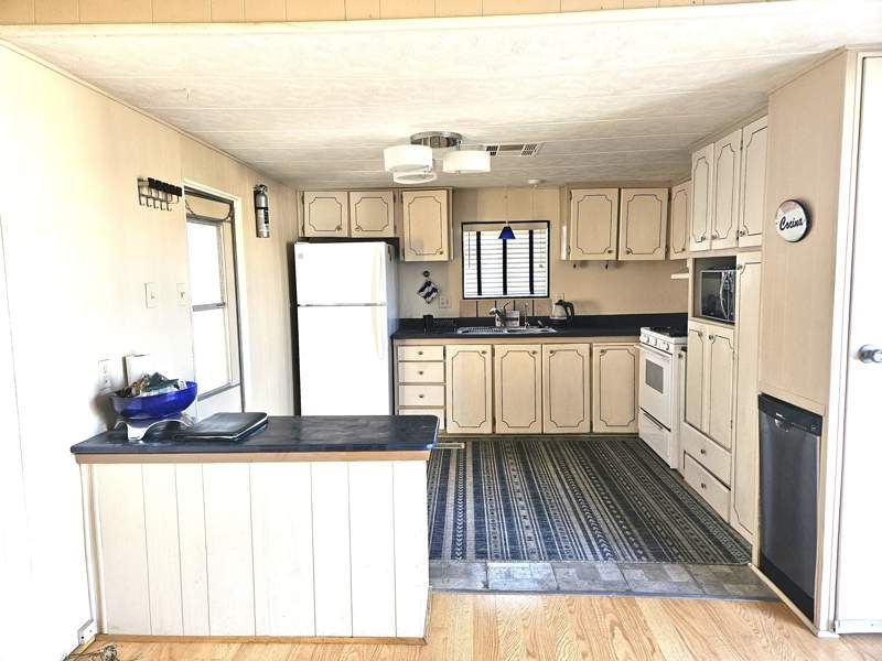 2305 W Ruthrauff Rd #E1