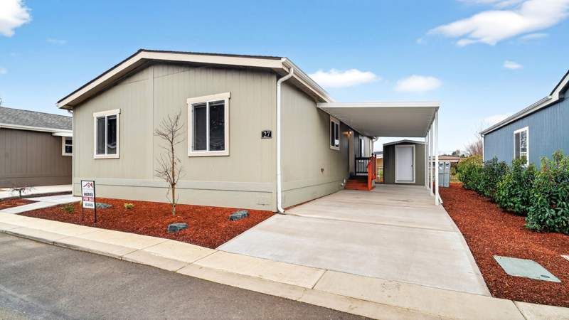 2200 Lancaster Dr. SE #27