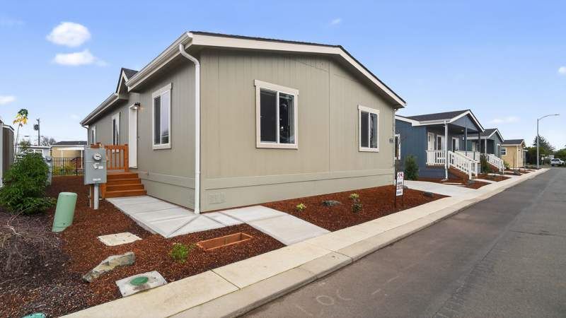 2200 Lancaster Dr. SE #27