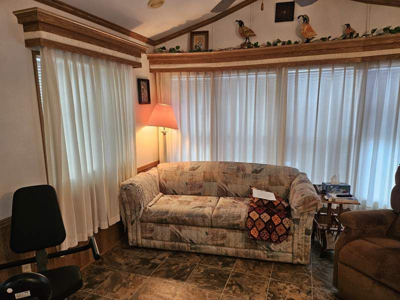 14010 S Amado Blvd #4