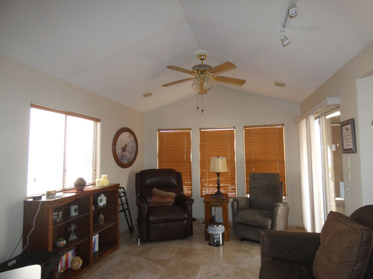 1110 North Henness Rd 952