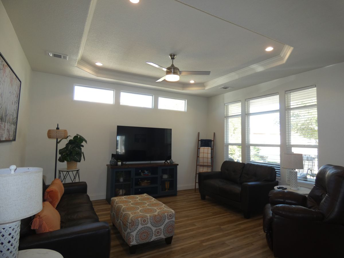 1110 North Henness Rd 2276