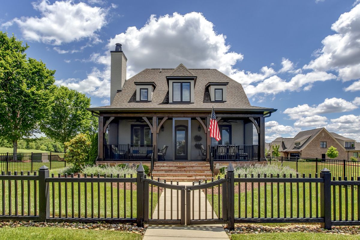 110 E Highlands Circle