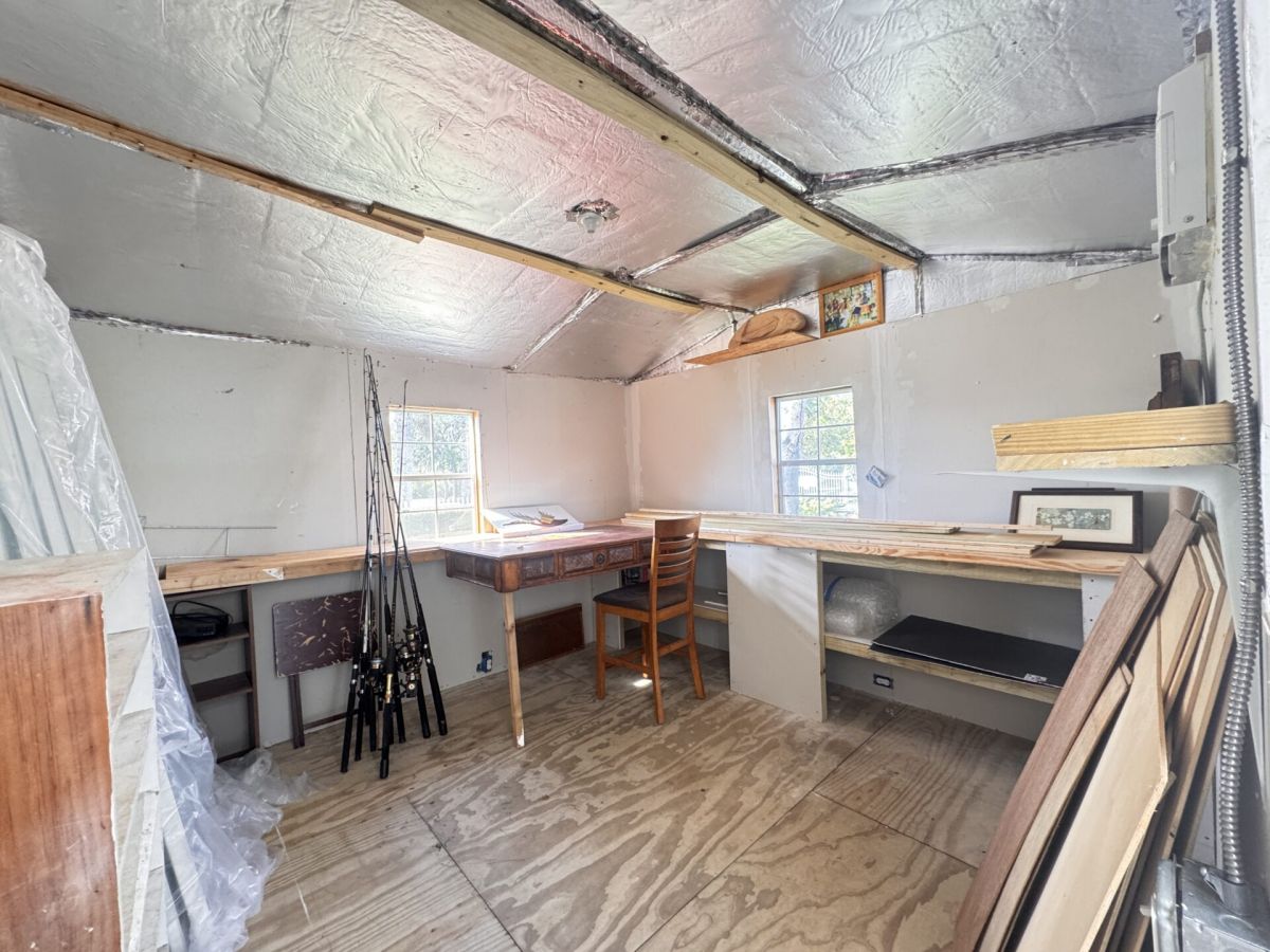 824 SE Governors Ave