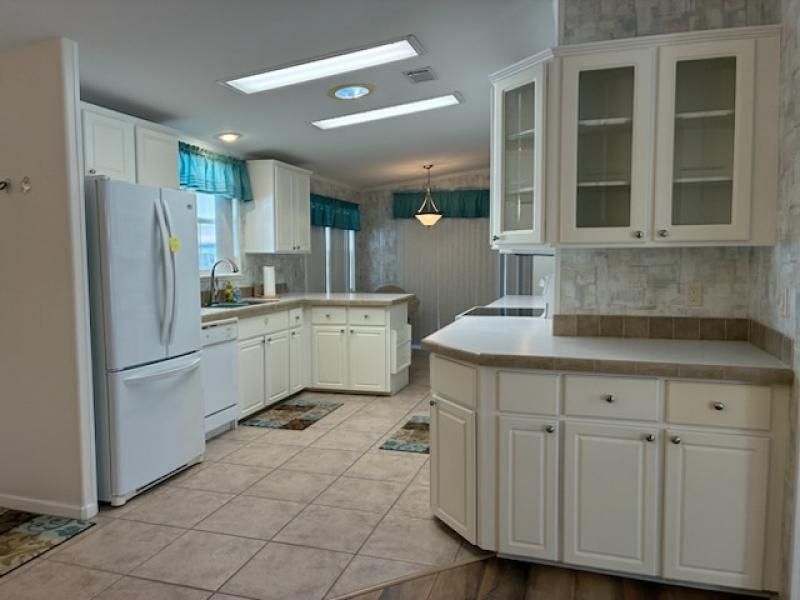 1701 W Commerce Ave Lot #201