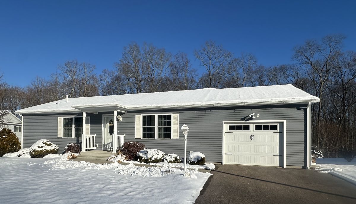 35 Looking Glass Circle