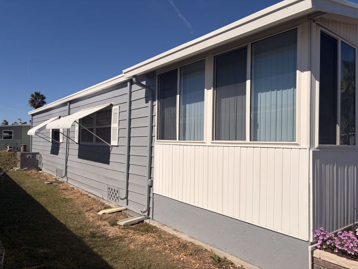 4721 10th St Court E