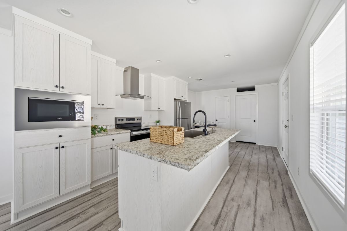 3000 US HWY 17/92 W LOT #564