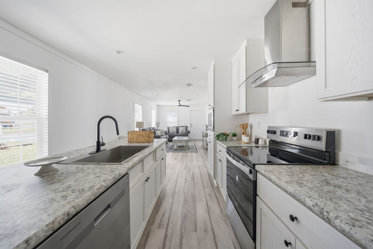 3000 US HWY 17/92 W LOT #564