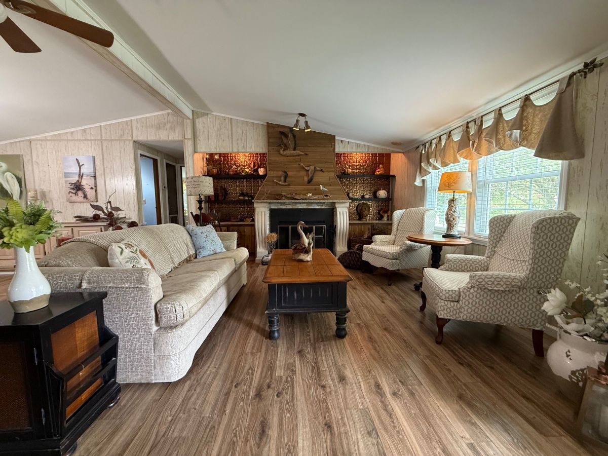 3131 Moonshadow Lane