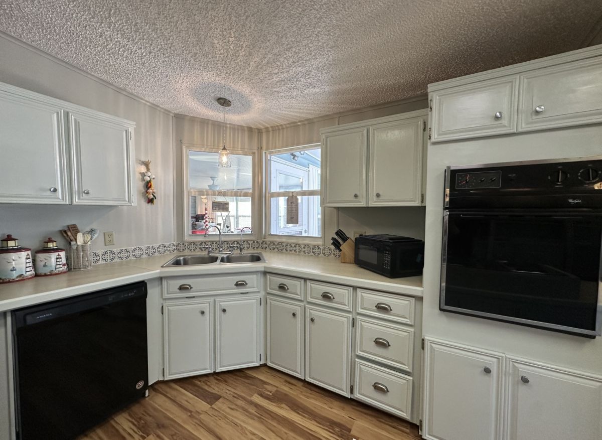 3604 WEST DERRY DRIVE