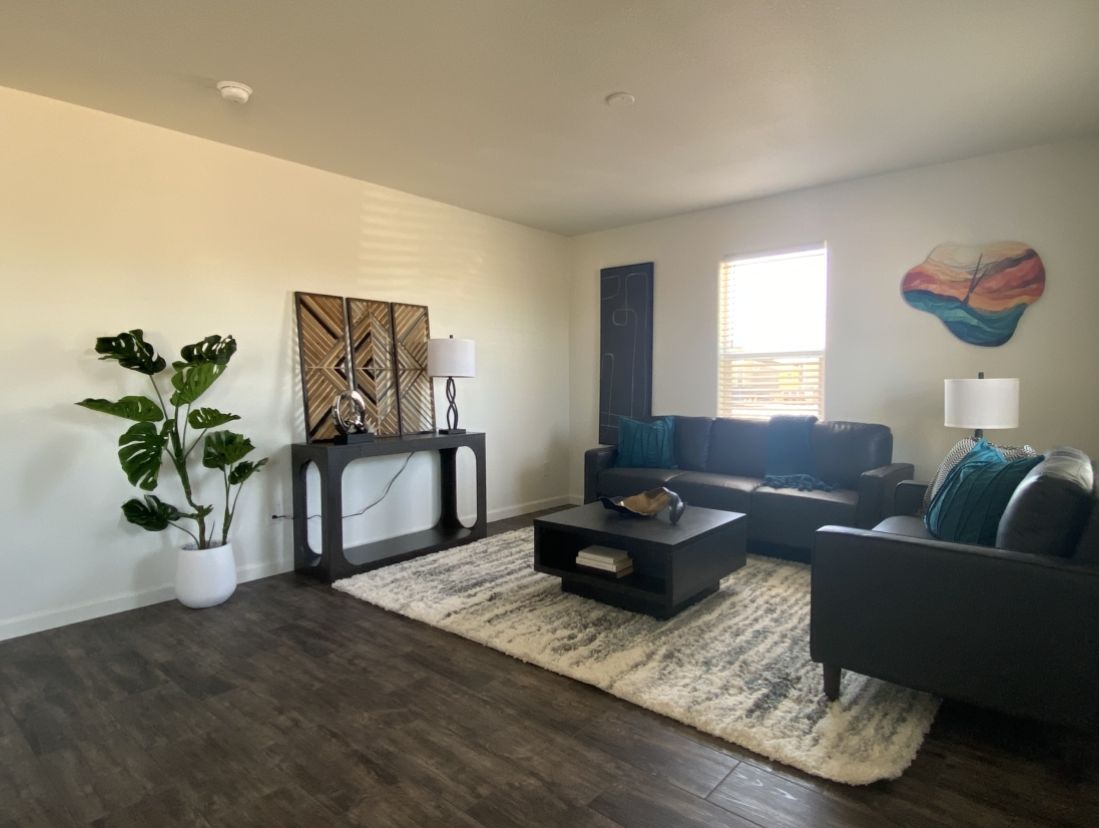 1110 North Henness Rd 2213