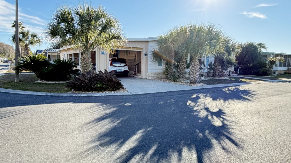 1068 SE Lake James Ave