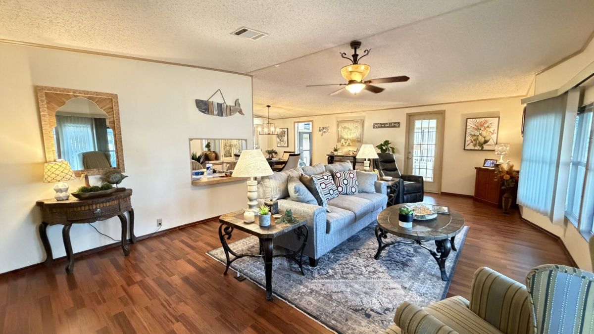 1068 SE Lake James Ave