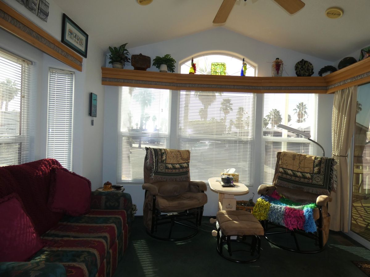 1110 North Henness Rd 194