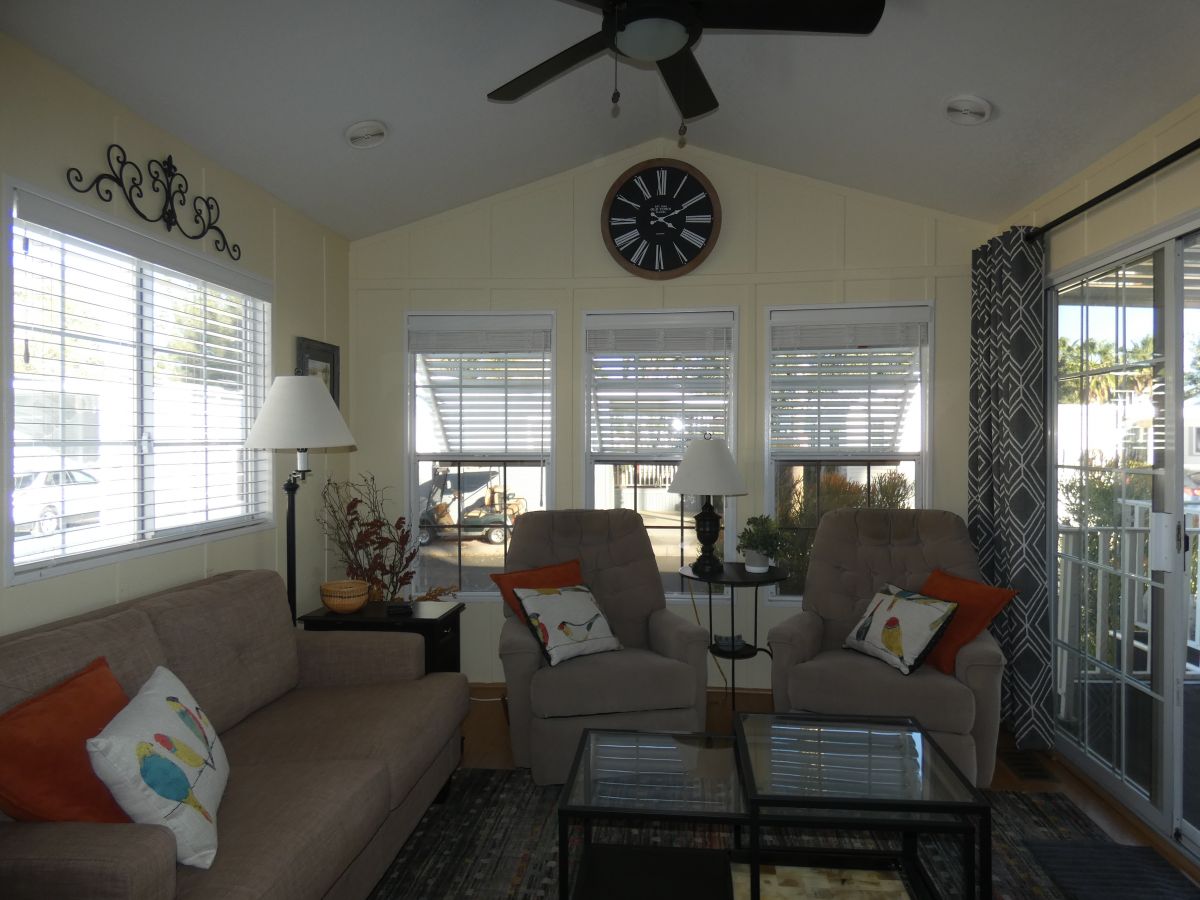 1110 North Henness Rd 1474