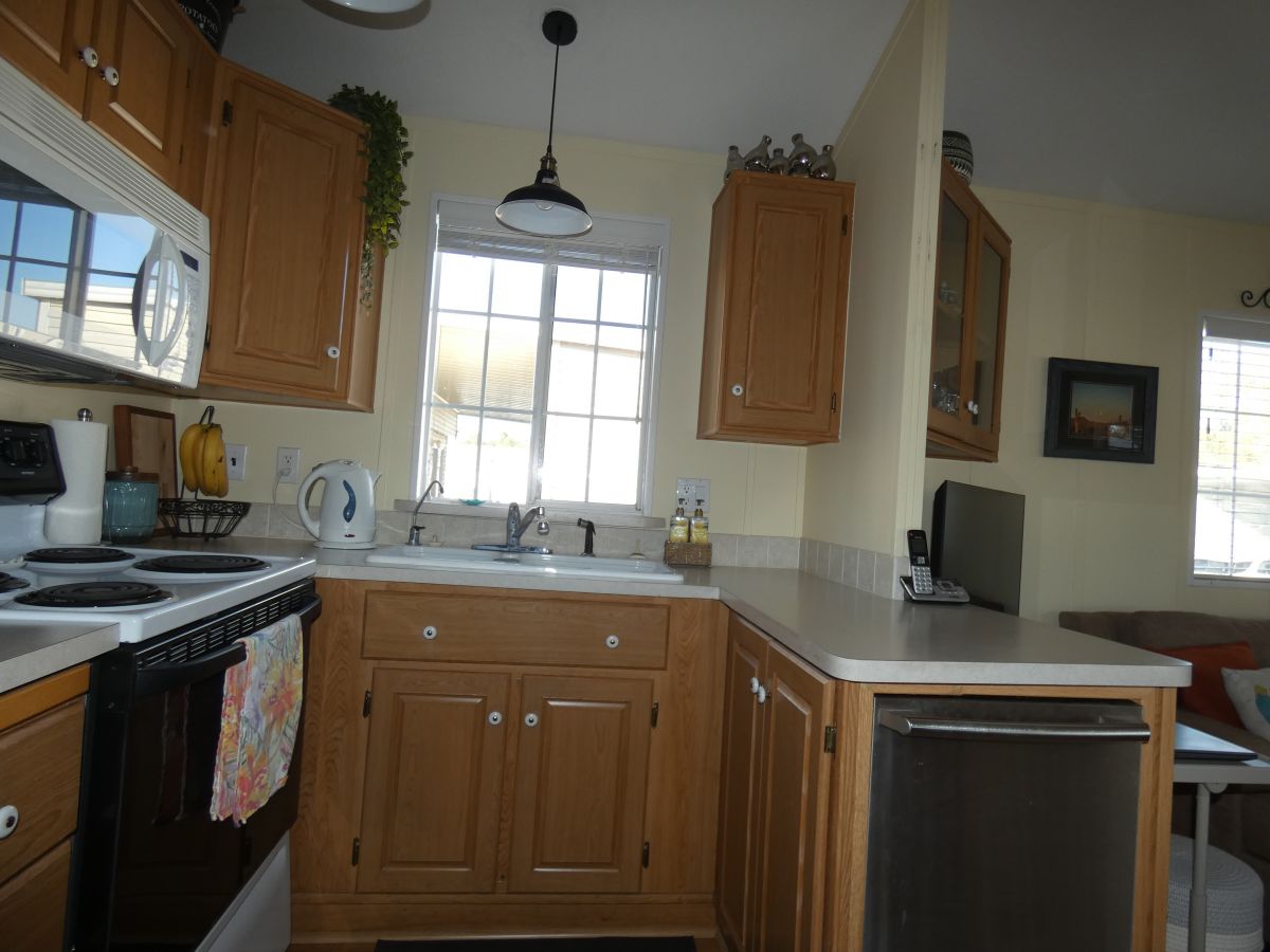 1110 North Henness Rd 1474