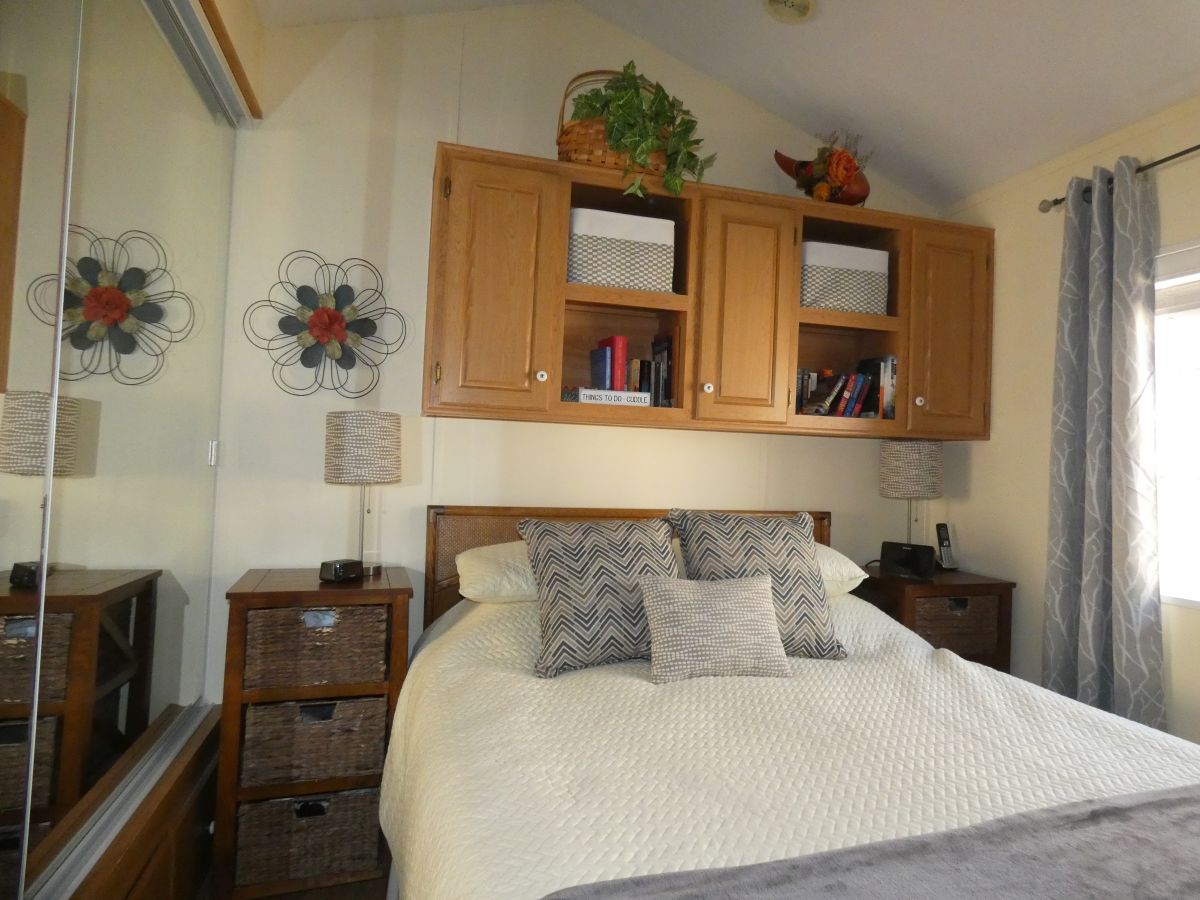 1110 North Henness Rd 1474