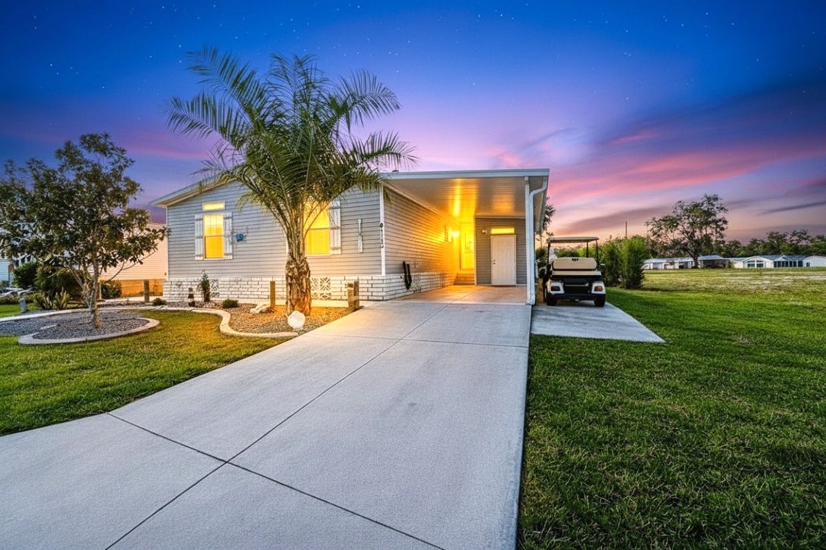 8113 W. COCONUT PALM DR.