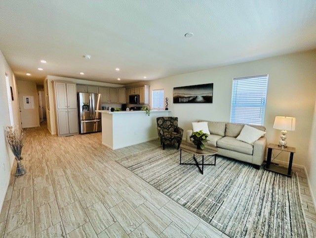 10201 N. 99th Ave. #21