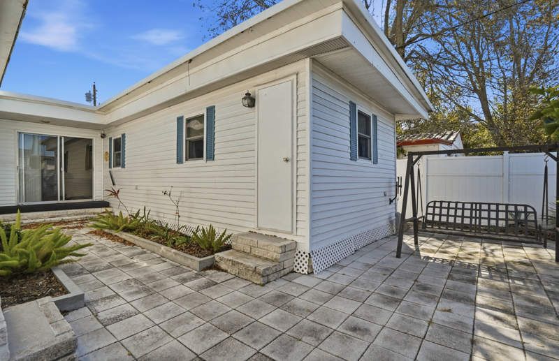 1212 N. Kimona Drive