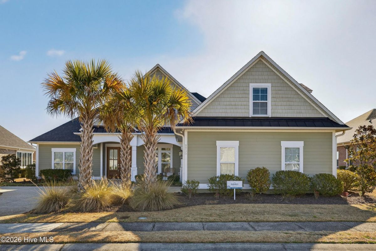 2215 Meadow Holly Trail