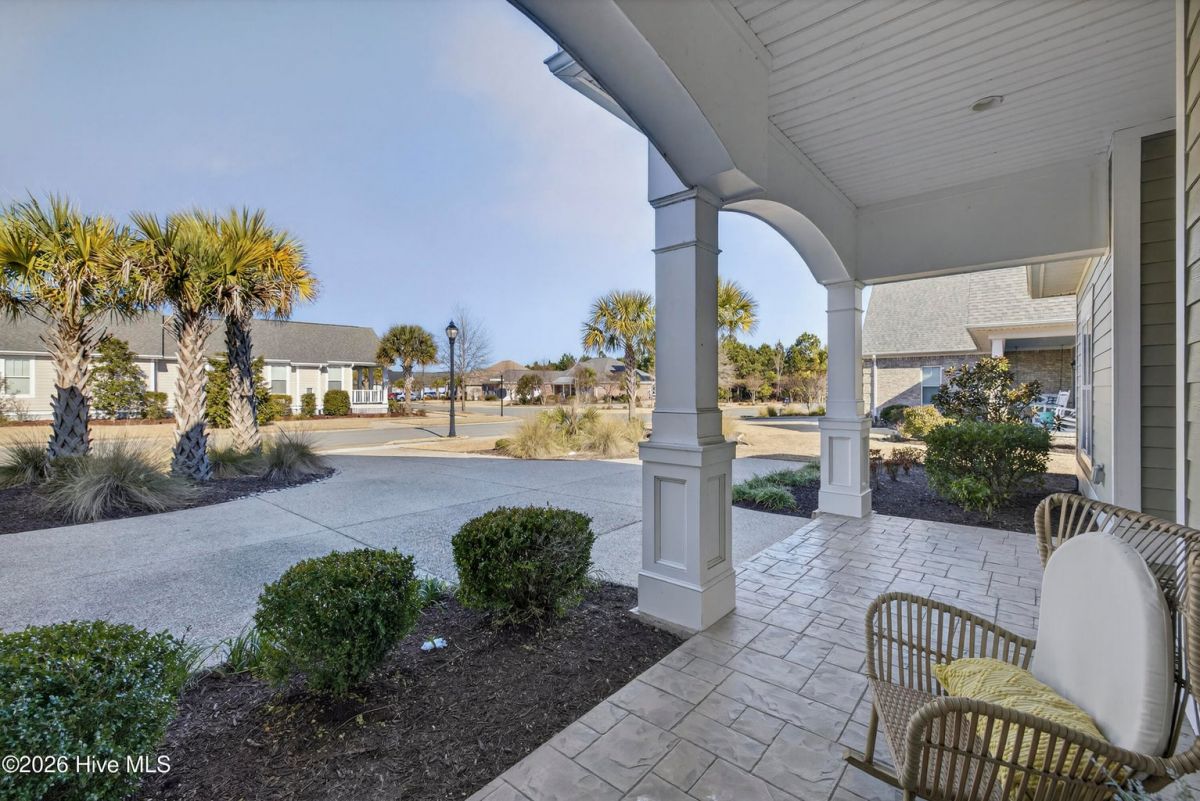 2215 Meadow Holly Trail