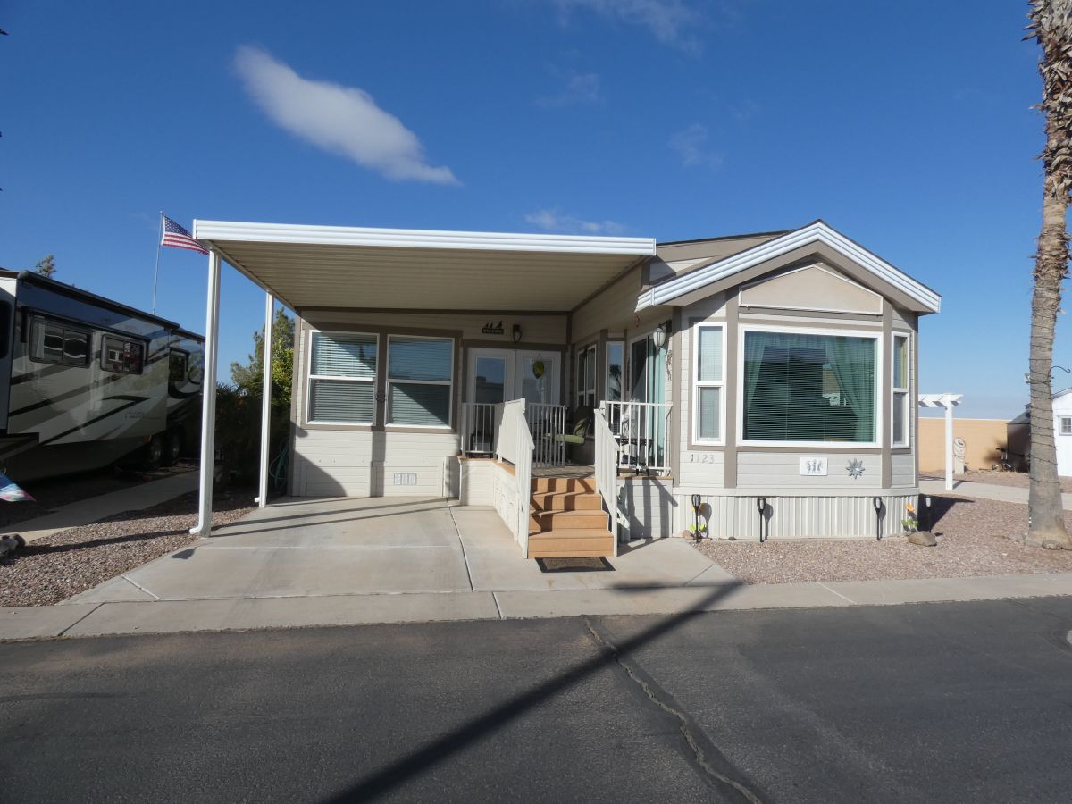 1110 North Henness Rd 1123