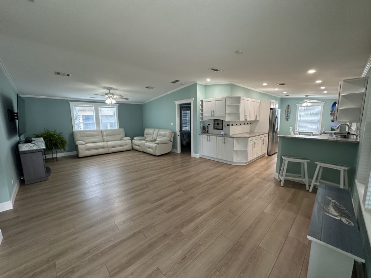 2060 EAST LAKEVIEW DRIVE