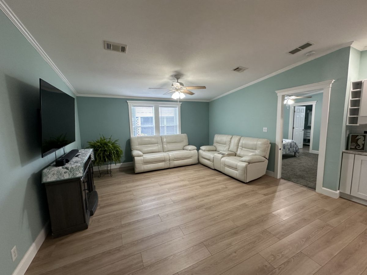 2060 EAST LAKEVIEW DRIVE