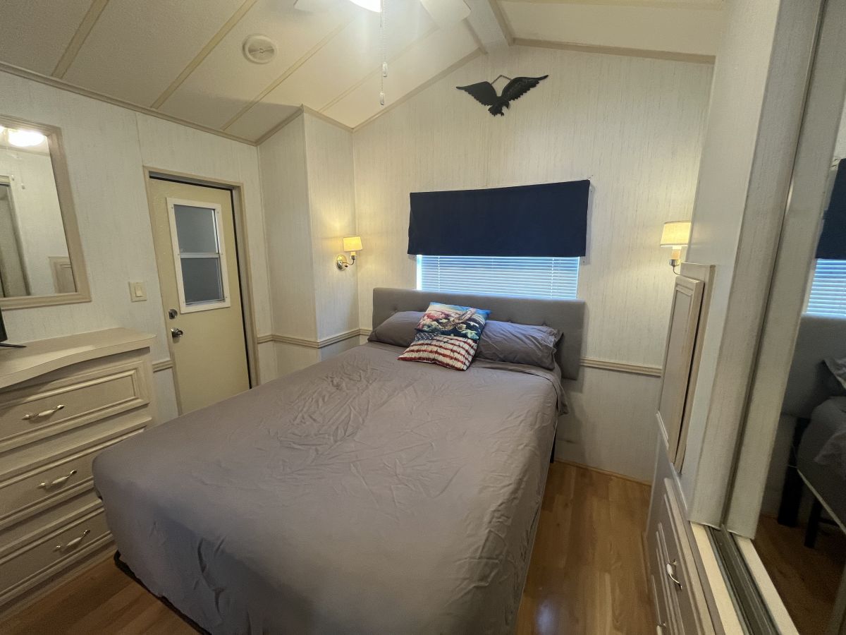 11911 66th Street 706