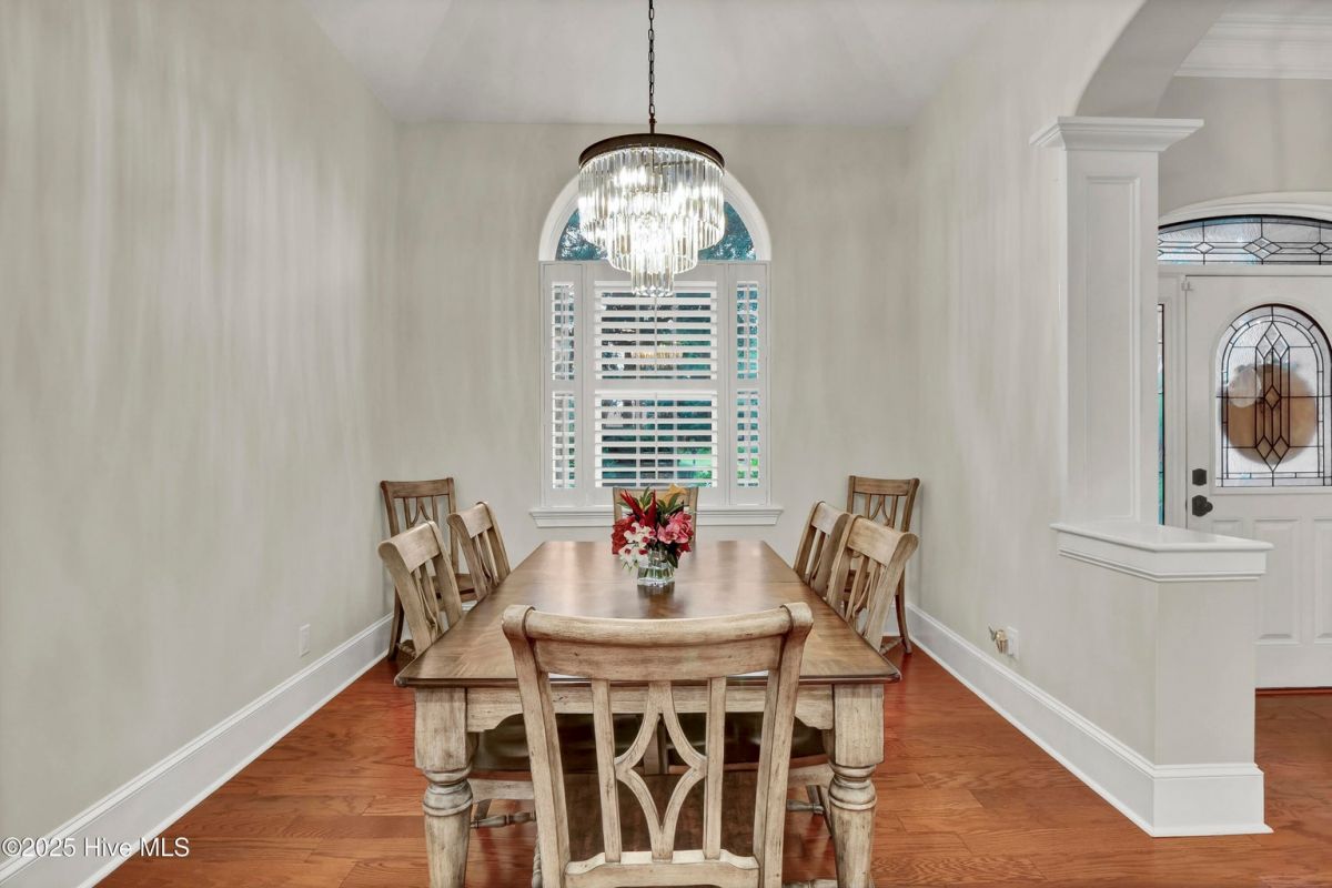 3807 Ridge Crest Drive